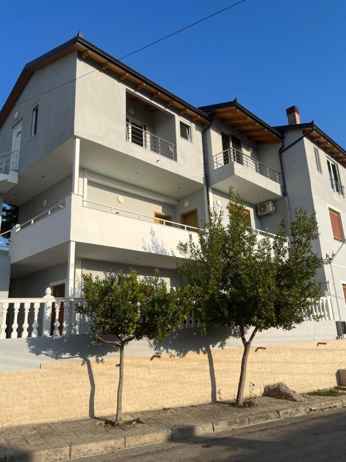 Villa Yseni Orikum Ngoại thất bức ảnh